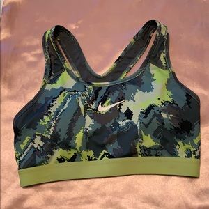 Dri- Fit M sports bra with pads